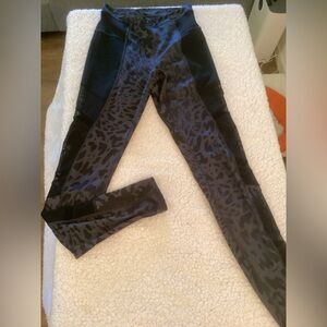 Women’s Lululemon leggings